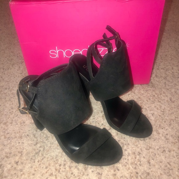 Black Heels - Picture 4 of 6